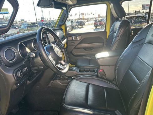 Used 2022 Jeep Wrangler Unlimited Sahara w/ Cold Weather Group AWD/4WD image 9