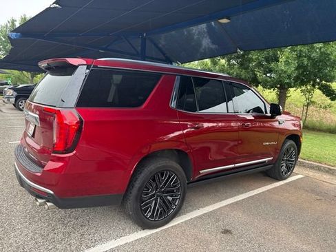 Used 2022 GMC Yukon Denali AWD/4WD image 5