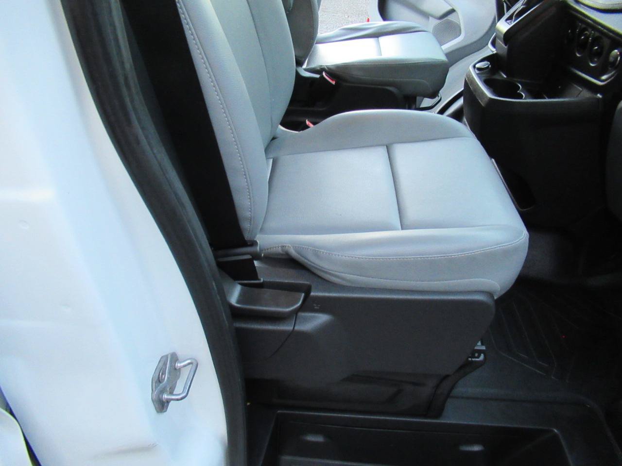 Used 2018 Ford Transit 150 130 Low Roof RWD image 6