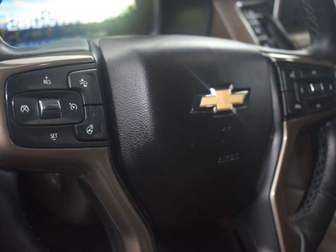 Used 2023 Chevrolet Suburban High Country RWD image 11