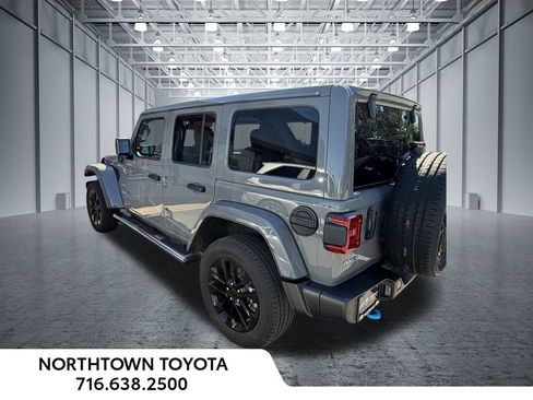 Used 2023 Jeep Wrangler Unlimited Sahara w/ Cold Weather Group AWD/4WD image 23