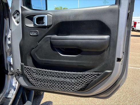 Used 2018 Jeep Wrangler Unlimited Rubicon image 22