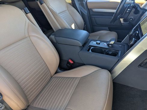 Used 2023 Land Rover Discovery HSE R-Dynamic image 11