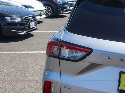 Used 2020 Ford Escape SE AWD/4WD image 8