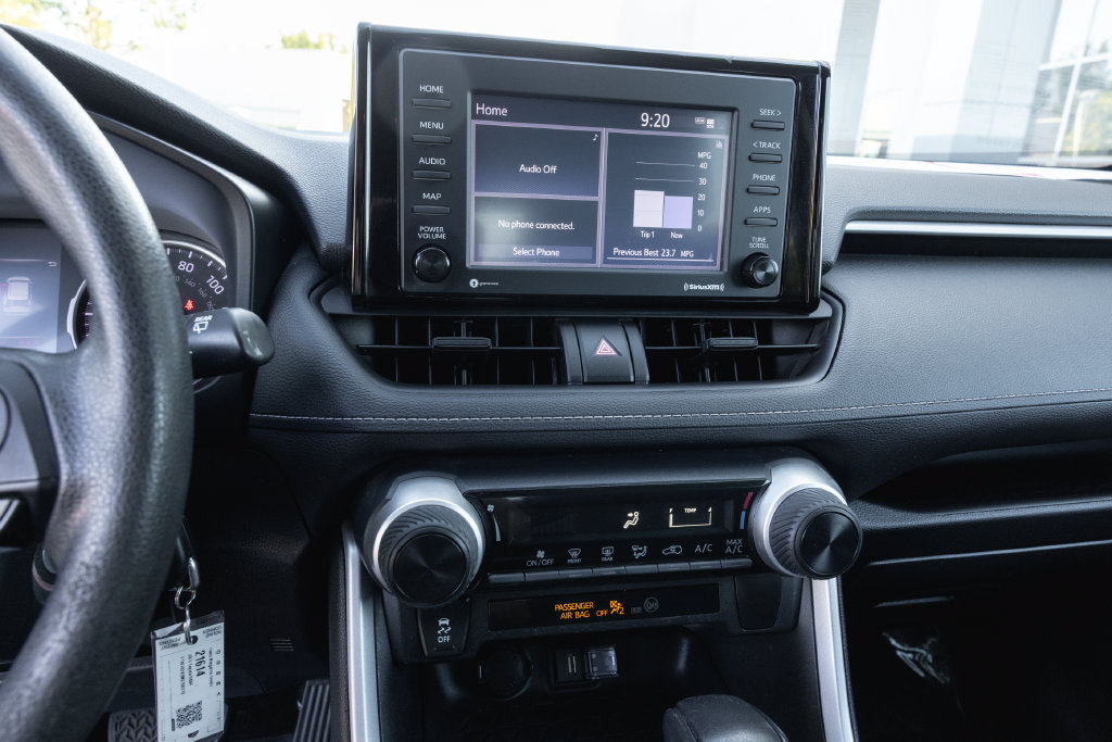 Certified 2021 Toyota RAV4 LE FWD image 17
