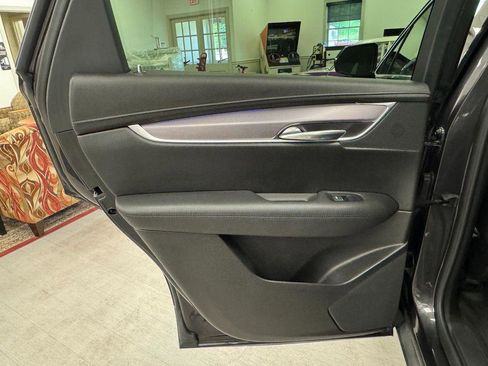 Used 2019 Cadillac XT5 Premium Luxury AWD/4WD image 19