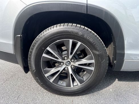Used 2016 Toyota Highlander XLE AWD/4WD image 31