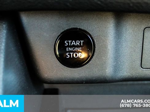 Used 2025 Nissan Rogue SV FWD image 28