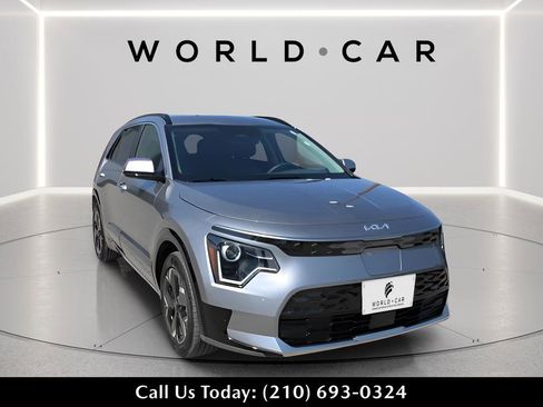 Certified 2024 Kia Niro Wind FWD image 1