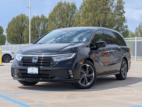 Certified 2023 Honda Odyssey Elite image 2