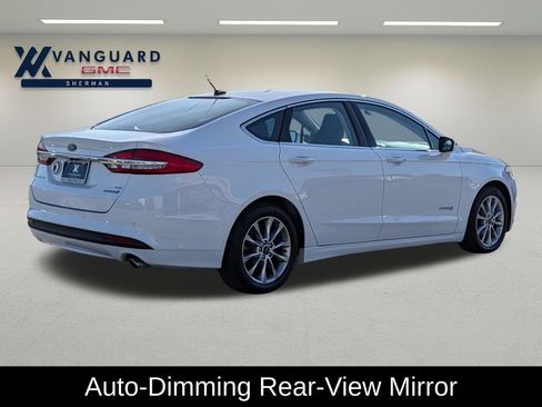 Used 2017 Ford Fusion SE w/ Equipment Group 602A FWD image 7