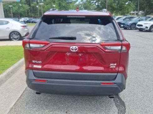 Used 2019 Toyota RAV4 XLE w/ Carpet Mat Package AWD/4WD image 5