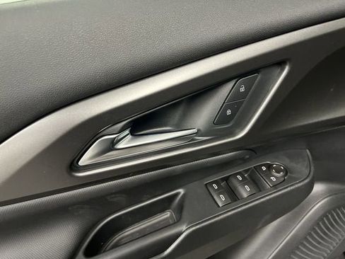 New 2026 Chevrolet Equinox EV LT image 22