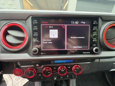 Used 2023 Toyota Tacoma TRD Sport AWD/4WD image 19