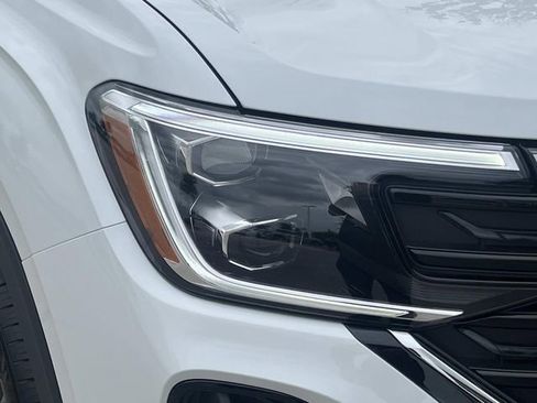 New 2026 Volkswagen Atlas Cross Sport SE FWD image 6