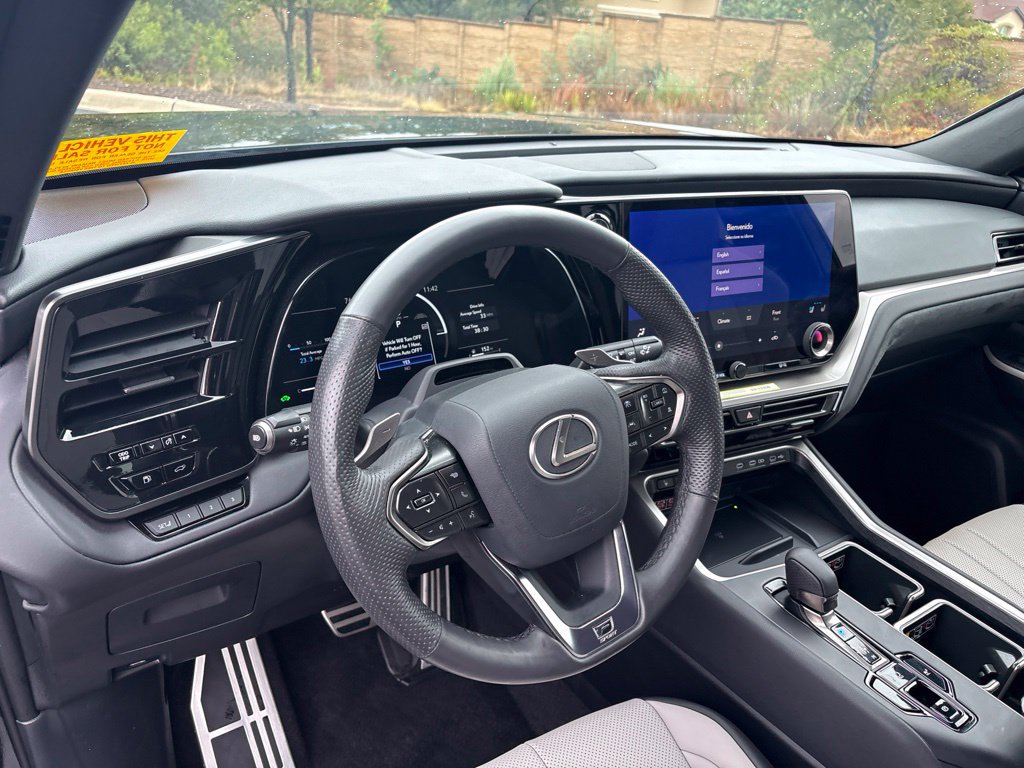 Used 2026 Lexus TX 500h AWD w/ Technology Package image 12