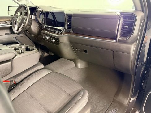 Used 2023 GMC Sierra 1500 SLE image 34