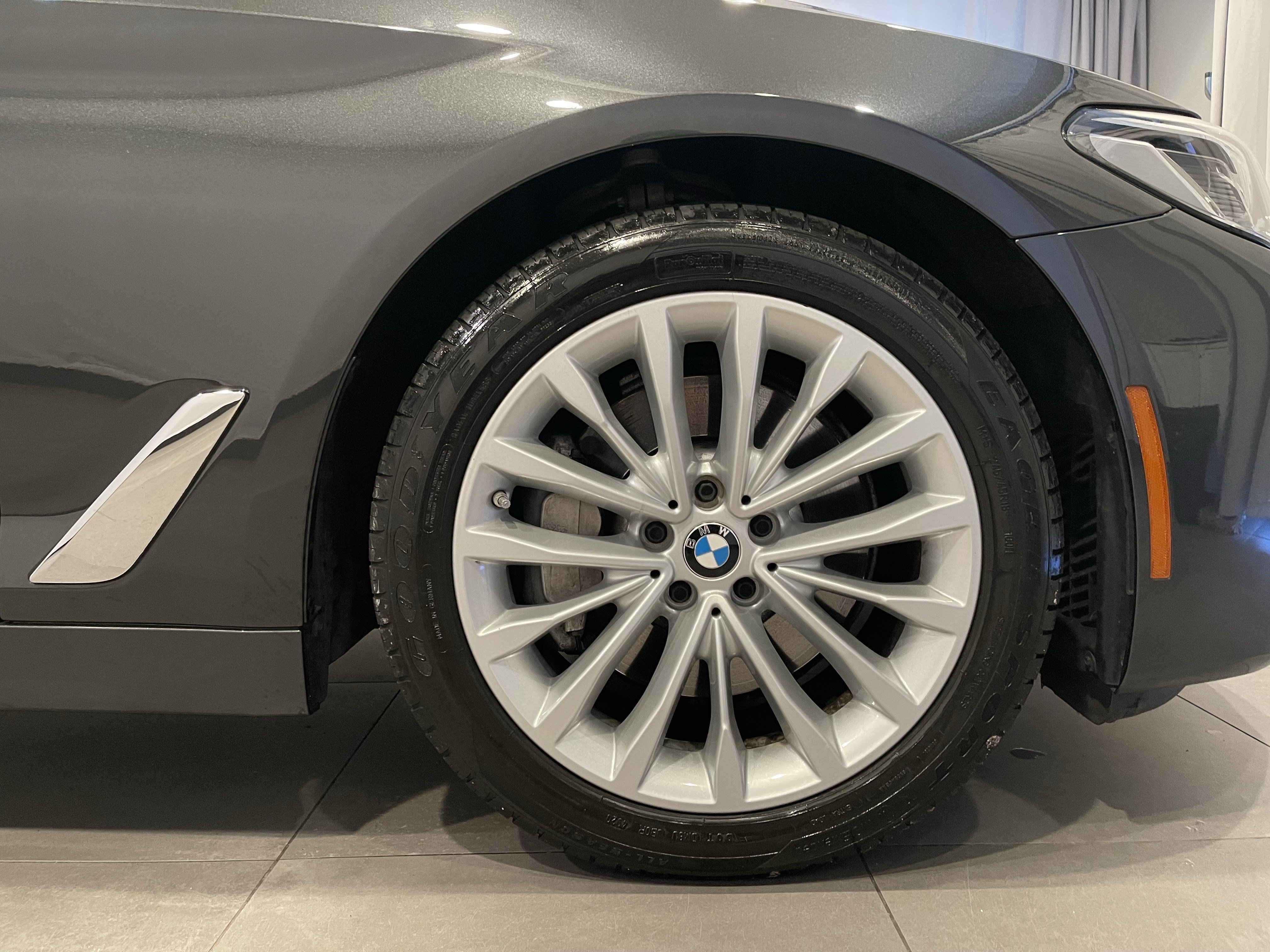 Used 2021 BMW 530i xDrive w/ Convenience Package AWD/4WD image 10