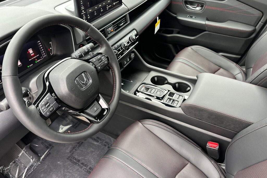 New 2026 Honda Pilot Black Edition image 10