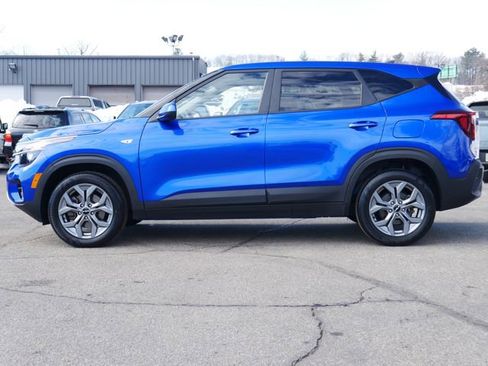 Used 2024 Kia Seltos LX image 3