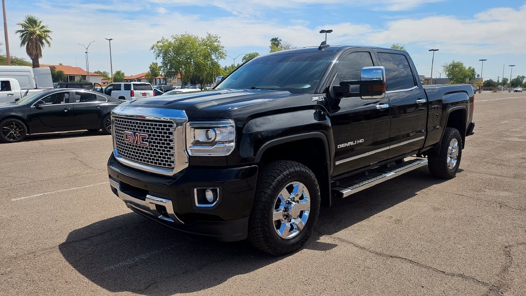 Used 2015 GMC Sierra 3500 Denali w/ Duramax Plus Package AWD/4WD image 4