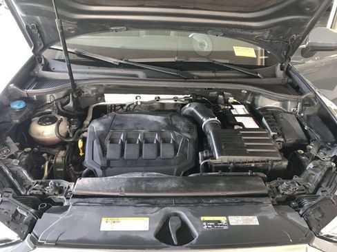 Used 2020 Audi Q3 2.0T Premium w/ Convenience Package AWD/4WD image 9