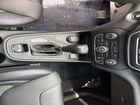 Used 2022 Jeep Cherokee Latitude Lux w/ Sun & Sound Group AWD/4WD image 26