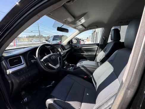 Used 2015 Toyota Highlander Plus image 11
