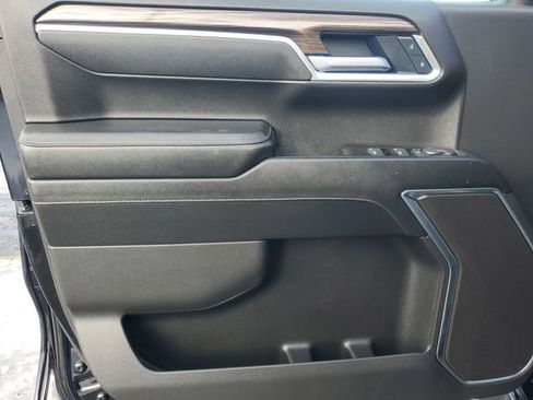 Used 2025 Chevrolet Silverado 1500 LT image 12