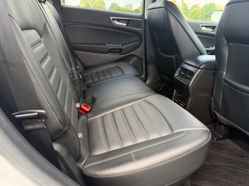 Used 2017 Ford Edge SEL w/ Equipment Group 201A AWD/4WD image 11