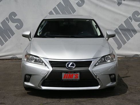 Used 2016 Lexus CT 200h image 2