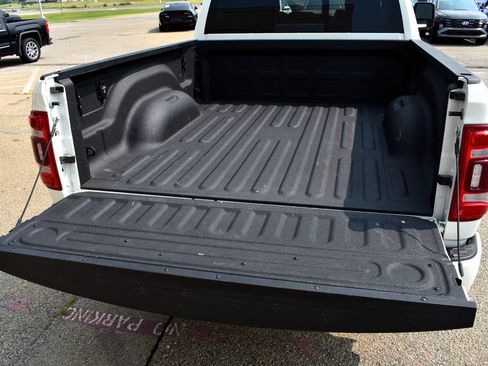 Used 2024 RAM 2500 Limited AWD/4WD image 18