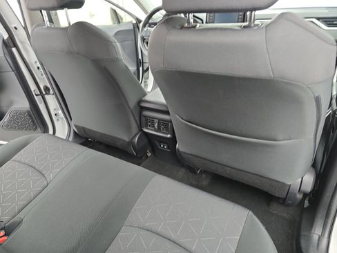 Used 2019 Toyota RAV4 XLE FWD image 11