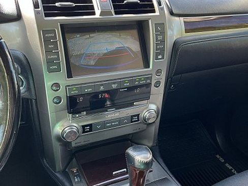 Used 2017 Lexus GX 460 Premium w/ Premium Package AWD/4WD image 10