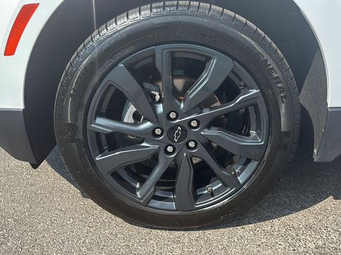 Used 2023 Chevrolet Equinox RS AWD/4WD image 11