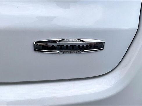 Used 2024 Jeep Compass Latitude image 22