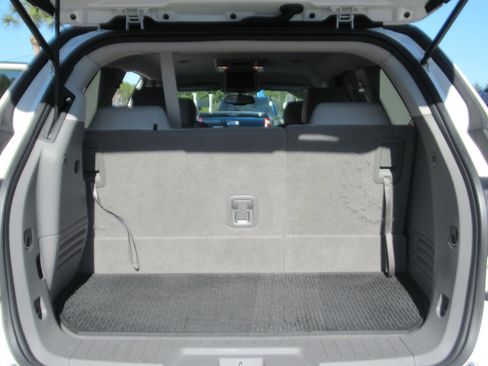 Used 2015 Chevrolet Traverse LT image 31