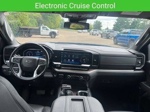 Certified 2022 Chevrolet Silverado 1500 RST w/ Convenience Package II AWD/4WD image 38