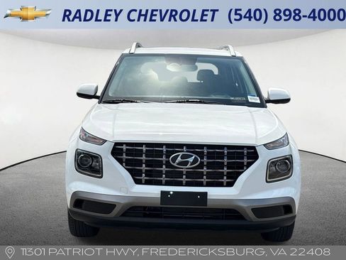 Used 2025 Hyundai Venue SEL FWD image 23