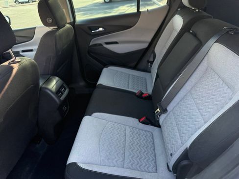 Used 2022 Chevrolet Equinox LS FWD image 17