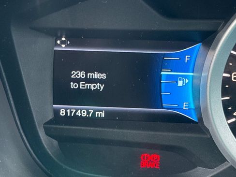 Used 2015 Ford Explorer XLT w/ Equipment Group 202B FWD image 16