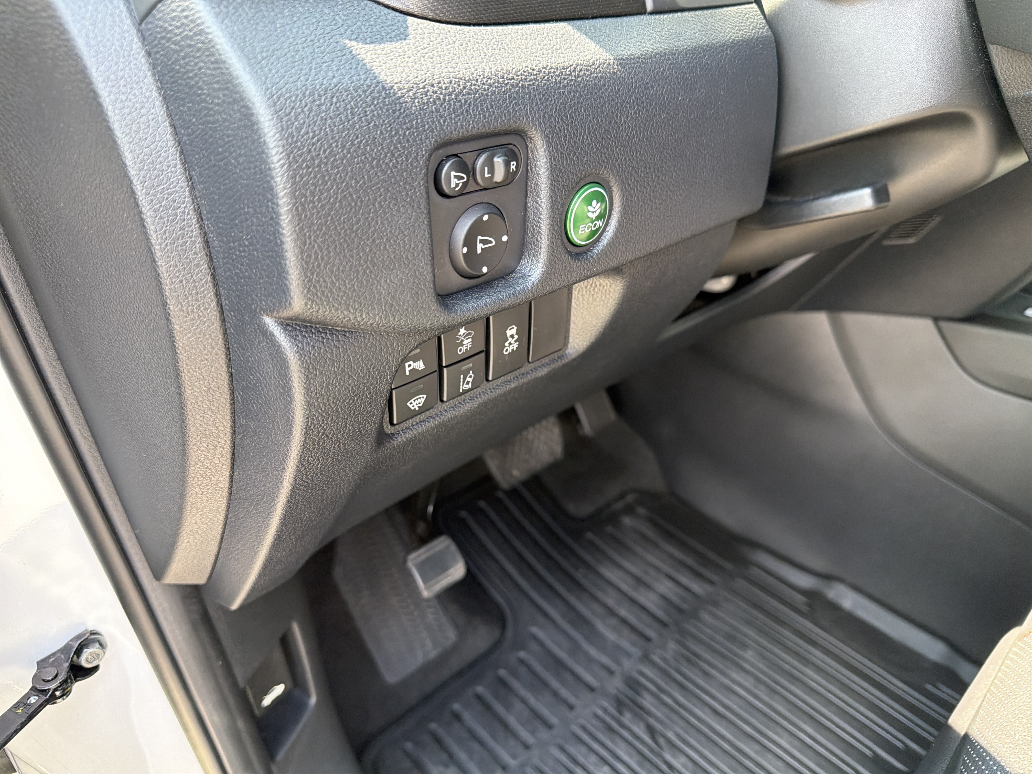 Used 2025 Honda Passport TrailSport image 32