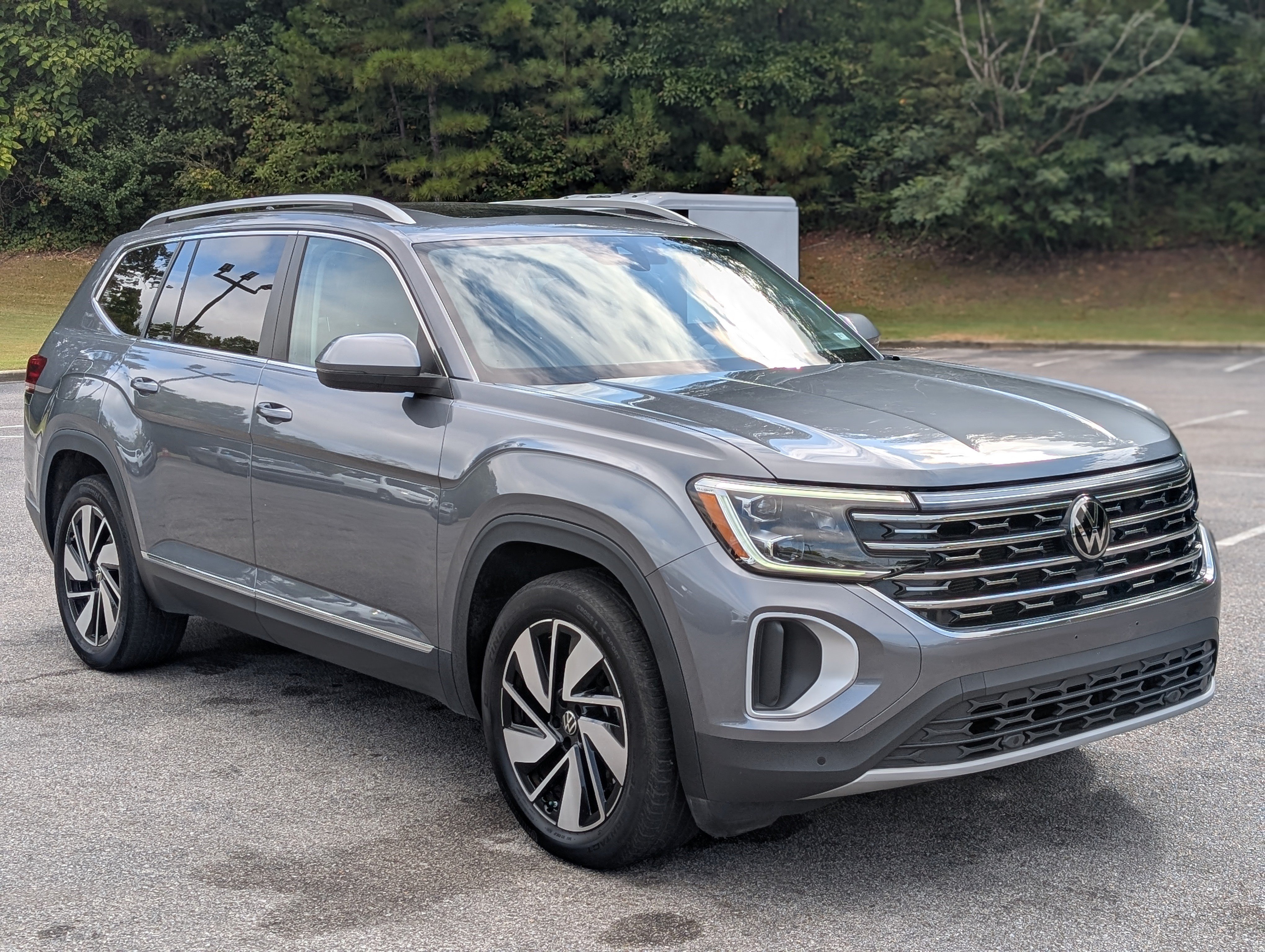 Used 2024 Volkswagen Atlas SEL AWD/4WD image 11