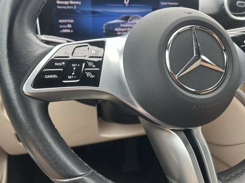 Used 2025 Mercedes-Benz C 300 Sedan image 25