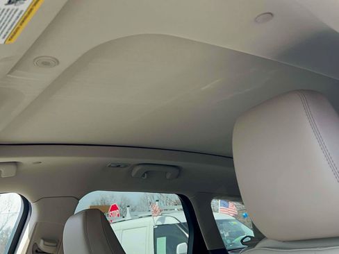 Used 2022 Lincoln Corsair AWD w/ Premium Package image 19
