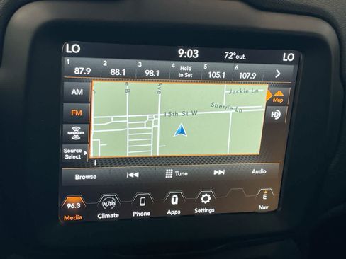 Used 2023 Jeep Renegade Latitude AWD/4WD image 18