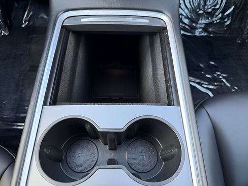 Used 2023 Tesla Model Y Performance AWD/4WD image 20