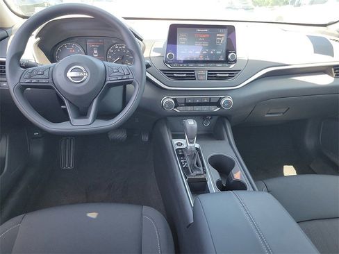 New 2025 Nissan Altima 2.5 S image 4