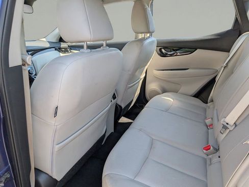 Used 2022 Nissan Rogue Sport SL image 9