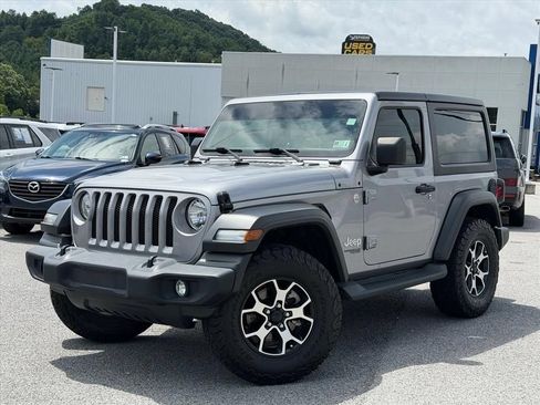 Used 2019 Jeep Wrangler Sport AWD/4WD image 2